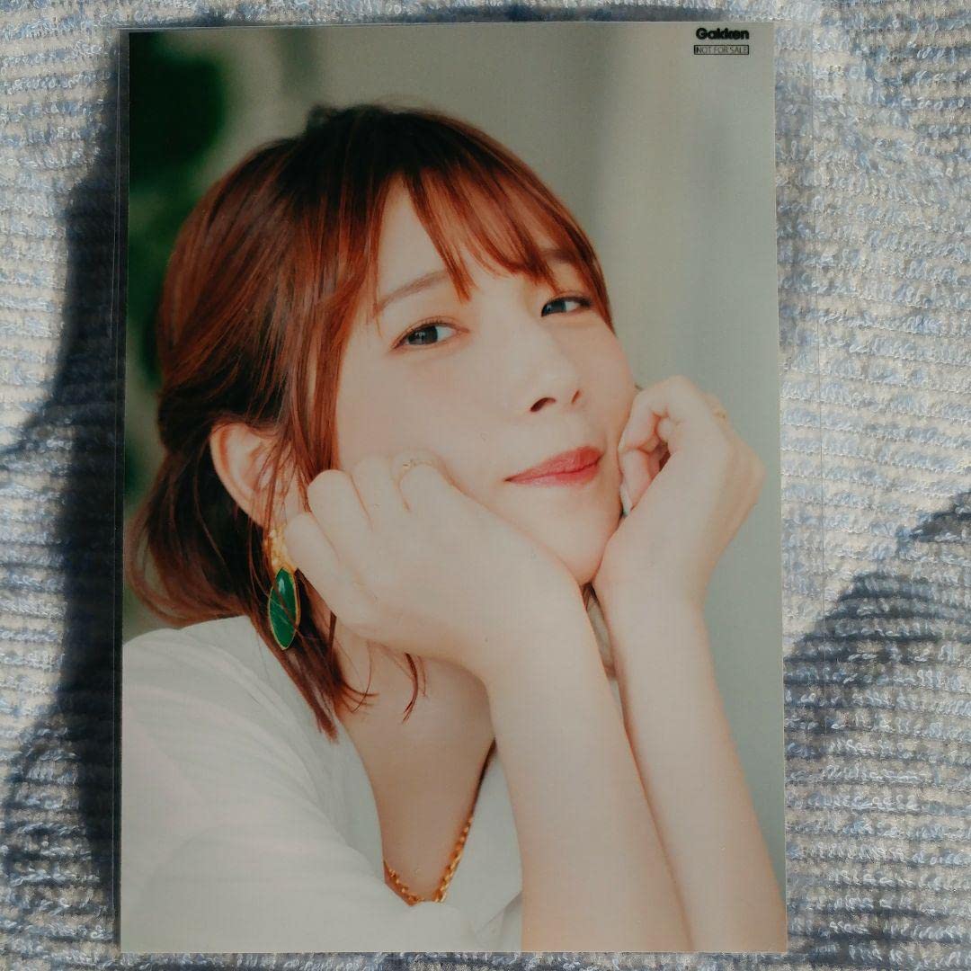 Amazon.co.jp: 内田真礼 カワイイ彼女感 ブロマイド : おもちゃ